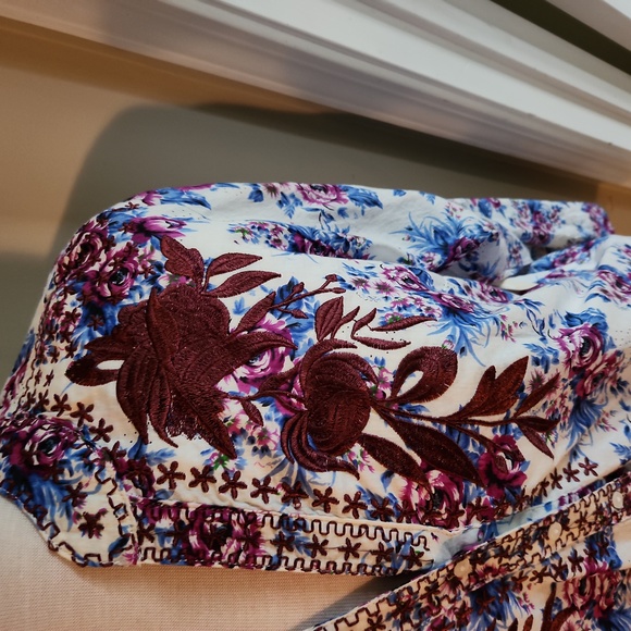 Blue Embroidered Blouse - Picture 2 of 3